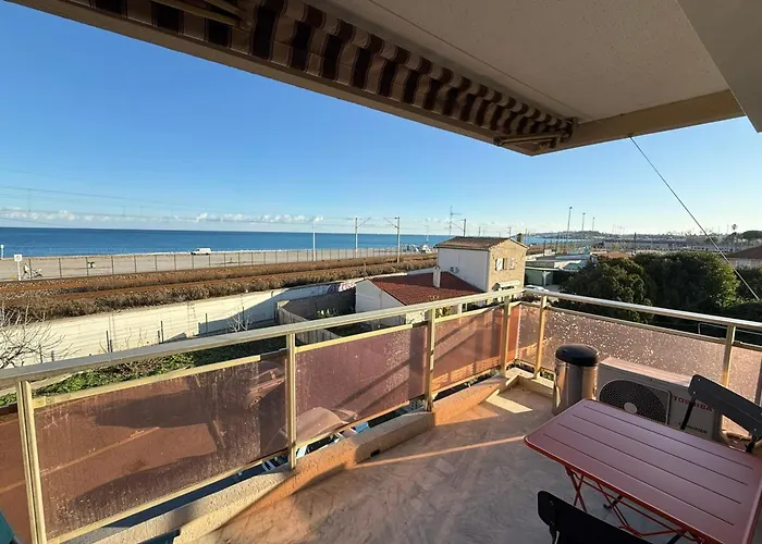 Appartement 06do Beau Rénové Face à La Antibes